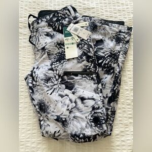 Roxy women’s medium Nadia printed snow pants